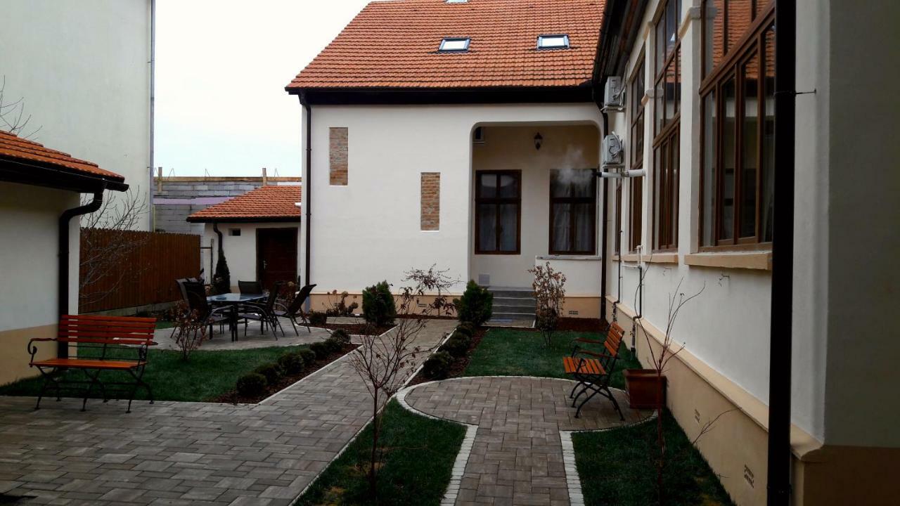 Antique Aparthotel Alba Iulia Luaran gambar